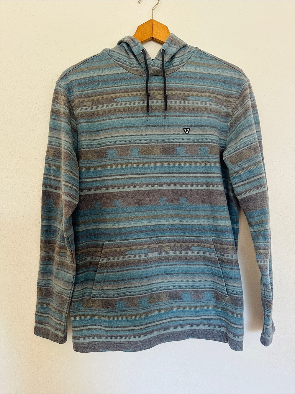 Vissla Aztec Southwestern Striped Knit Hoodie Size M